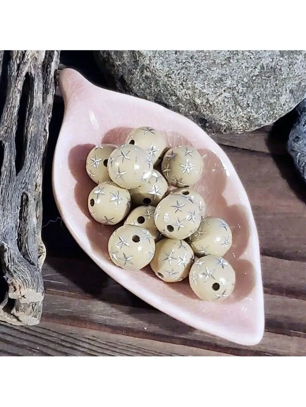 10 Vintage Retro Beige Tan Silver Stars 12mm Round Acrylic Shabby Chic Beads
